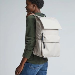 Everlane Renew Transit Backpack Warm Quartz